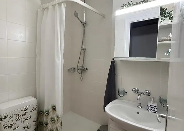 Moderne Et Chaleureux Au Coeur De - Parfait Pour Courts Sejours Appartamento *