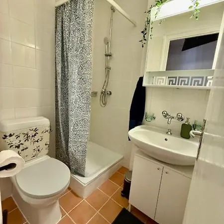 Moderne Et Chaleureux Au Coeur De - Parfait Pour Courts Sejours Γενεύη